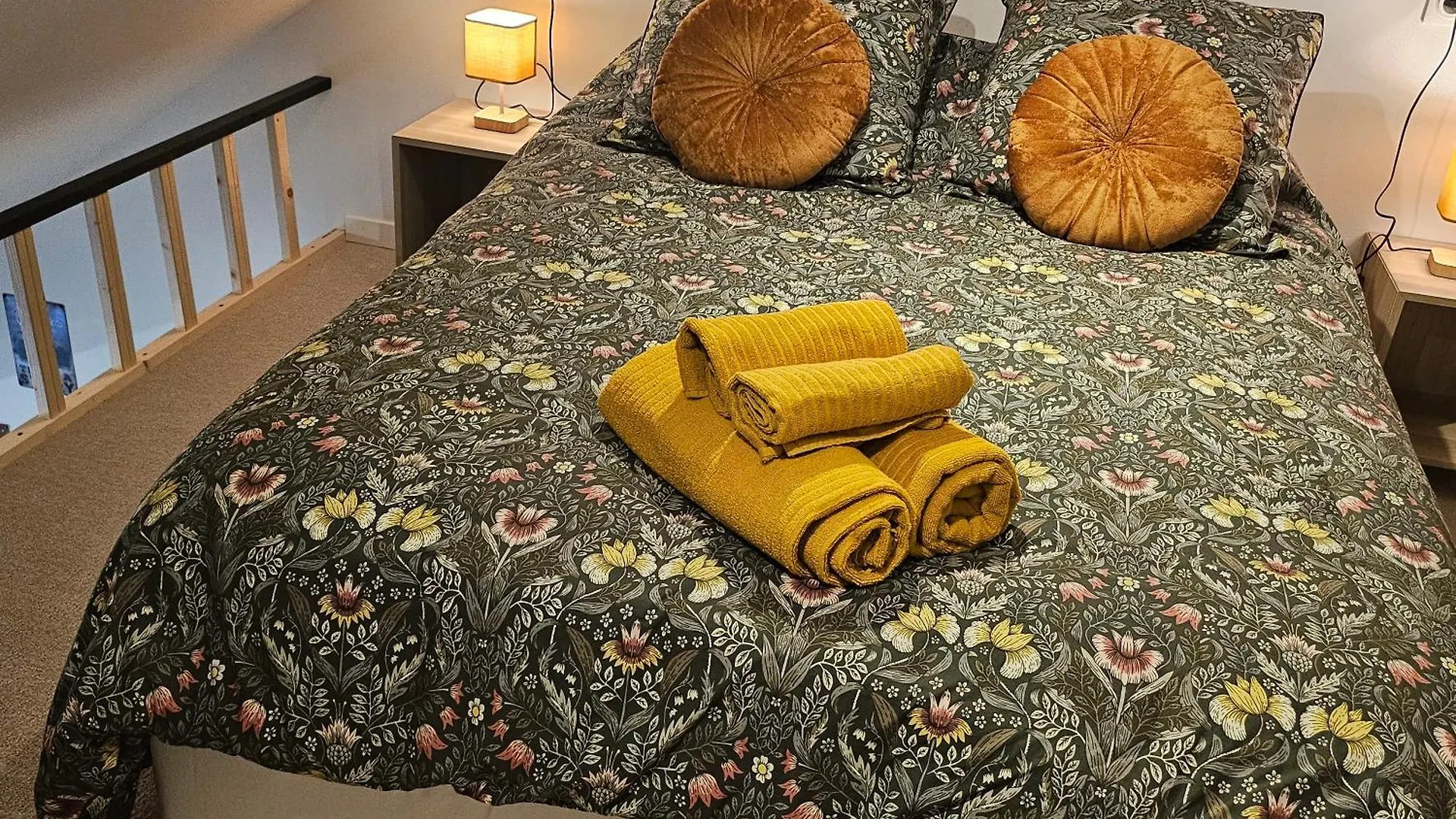 Apartament Gite L'Industriel, Appartement Prive En Duplex, A 10 Minutes Des Plages Lanhouarneau Francja